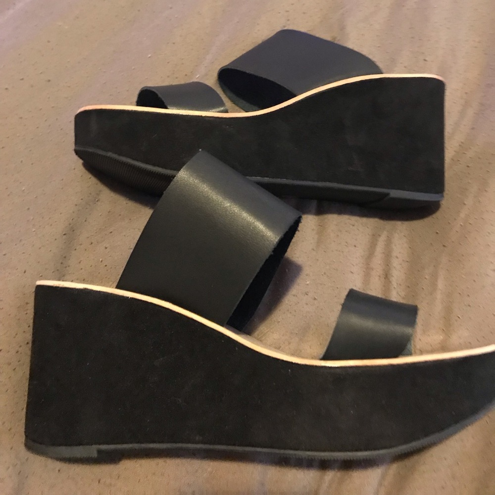 Chinese Laundry Ollie wedge